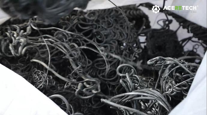 Пластиковые комки до измельчения